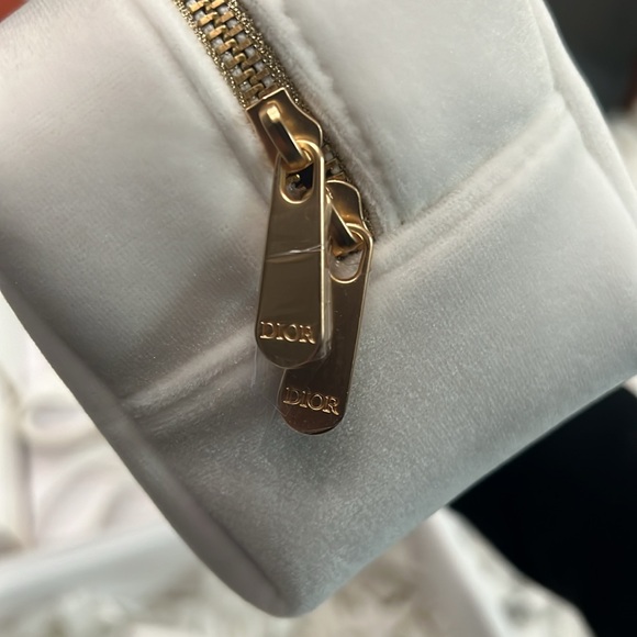 2 Dior makeup bags with gift box, ribbon - Picture 3 of 5